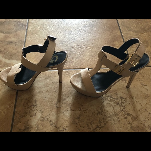 Shoes - Picture 3 of 7